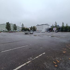 Huoneisto Kemin Ydinkeskustassa Lägenhet Exterior photo