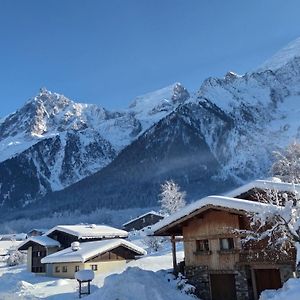 Les Alpages - Newly Renovated - 2Bed - Equipment Storage - Mont-Blanc Views Lägenhet Les Houches Exterior photo