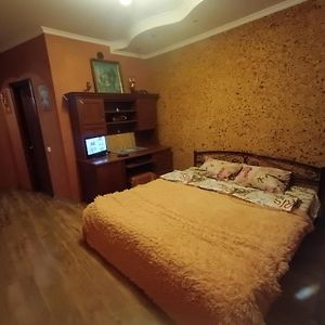 Apartamenti Bez Vidkluchen Svitla - Svitlo Voda E Cilodobovo Kres Frunse Hotell Kryvyj Rih Exterior photo