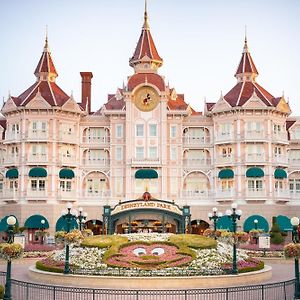 Disneyland Hotel Chessy  Exterior photo