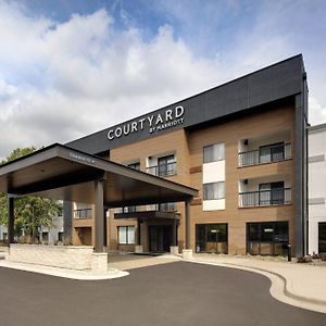 Courtyard Grand Rapids Airport Hotell Exterior photo