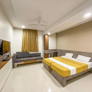 Hari Om Residency Hotell Bhuj Exterior photo