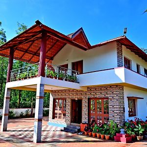 Hulihara Homestay - Full Villa, Coffee Estate & Balcony View Sakleshpur Exterior photo