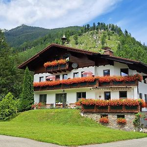 Hotel Garni Landhaus Buertlmair Hinterstoder Exterior photo