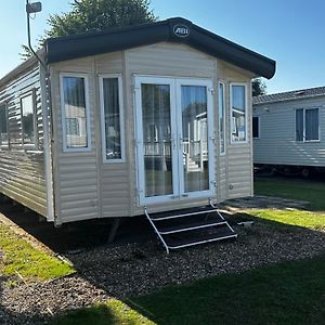 Happy Place Hotell West Mersea Exterior photo