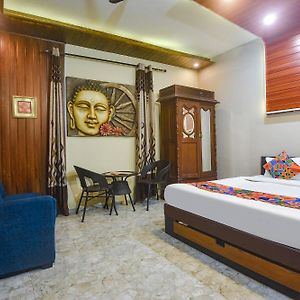 Fabexpress Corinthia Boutique Rooms - Nr Candolim Beach Exterior photo