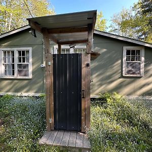 Archie'S Lakeside Cabin Villa Wolfville Exterior photo