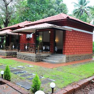 Red Roof Farmhouse Villa Chiplūn Exterior photo