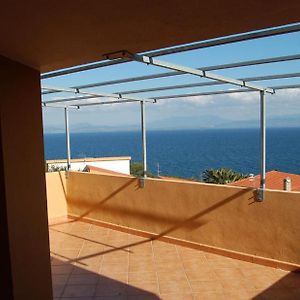 Rifinito Appartamento Con Veranda Vista Mare A Maladroxia C65 Exterior photo