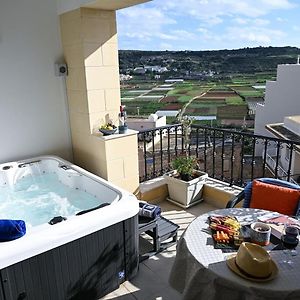 Ta'Lonza Luxury Near Goldenbay With Hot Tub App3 Lägenhet Mellieħa Exterior photo