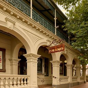 Yarra Valley Grand Hotell Yarra Glen Exterior photo