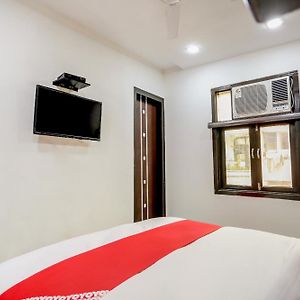 Oyo Anshun Residency Near M2K Cinemas Rohini Hotell New Delhi Exterior photo