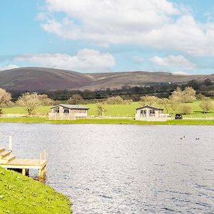 Wiswell View Lodge: Pendle View Holiday Park Clitheroe Exterior photo