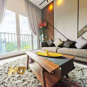 Stylish Apartment And Cozy Feel Kuching Exterior photo