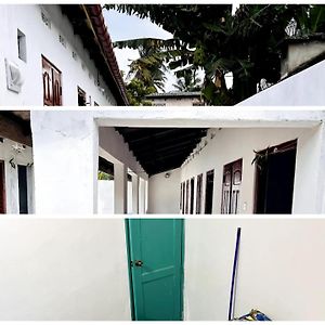 Nithusha Holiday House நிதுஷா சுற்றுலா விடுதி Jaffna Exterior photo