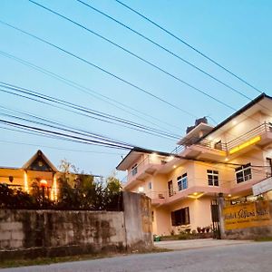 Hotel Safari Suite Sauraha Exterior photo