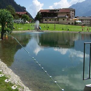 Pension Holzknechthof Am See Hotell Neustift im Stubaital Exterior photo