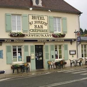 Logis Hotel Saint-Joseph Sancoins Exterior photo