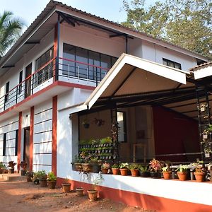 Bahar Deluxe Bed and Breakfast Dāpoli Exterior photo