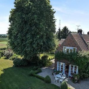 Old School House Surrounded By Countryside Villa Earls Colne Exterior photo