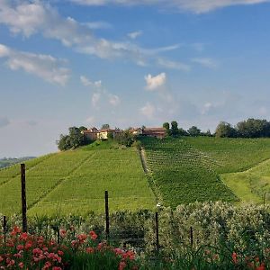 Tenuta Montanello B&B Castiglione Falletto Exterior photo