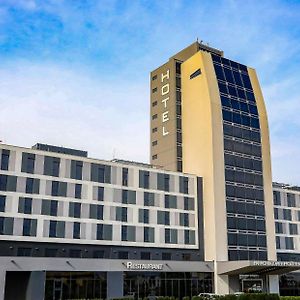 Pannonia Tower Hotell Parndorf Exterior photo