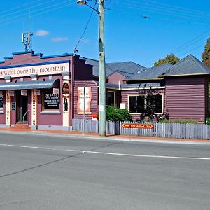 The Bears Went Over The Mountain Hotell Geeveston Exterior photo