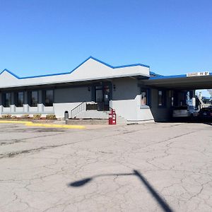 Travelers Inn Belleville Exterior photo