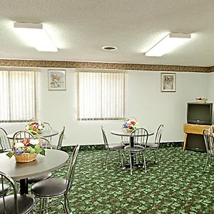 Americas Best Value Inn West Frankfort Exterior photo