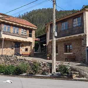 Las Casas De Isu Hotell Villaviciosa  Exterior photo