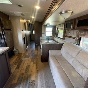 Camper Rv1 With Private Entrance And Free Parking Hotell Moreno Valley Exterior photo