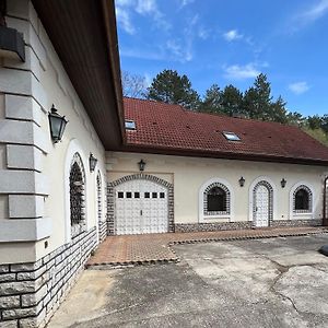 Veszpremvoelgyi Kuria Hotell Exterior photo