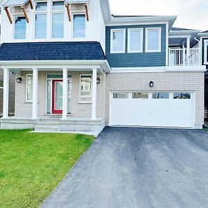 Beautiful Entire Basement With Netflix Lägenhet Ottawa Exterior photo