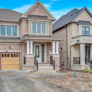 Cozy Room With Great Amenities East Gwillimbury Exterior photo