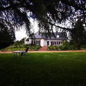 Le Logis De Catherine Et Serge Lägenhet Genêts Exterior photo