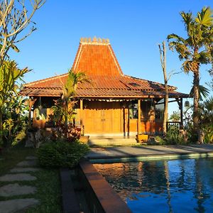 Pondok Kawinaya Hotell Singaraja Exterior photo