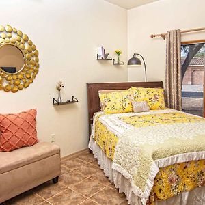 Romance For Two Casa Hotell Tubac Exterior photo