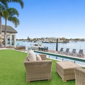 Amazing Canal House With Private Jetty, Gym & Pool Mooloolaba Exterior photo