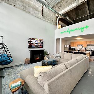 Swanky Loft At Historic Peters Cartridge Factory Lägenhet Maineville Exterior photo