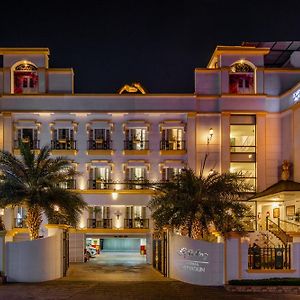 Sterling Marbella Dehradun Hotell Exterior photo