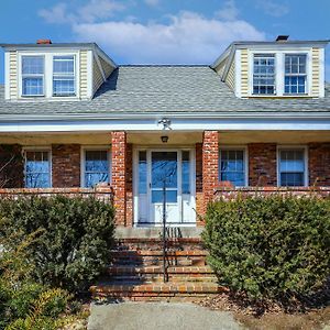 Spacious Single House In Newton Villa Exterior photo