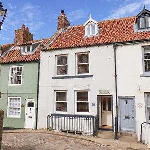 Green Fingers Villa Whitby Exterior photo