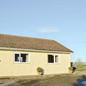 Herons Lodge Llanarthney Exterior photo