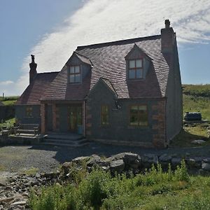 The Neuk Villa Castlebay Exterior photo