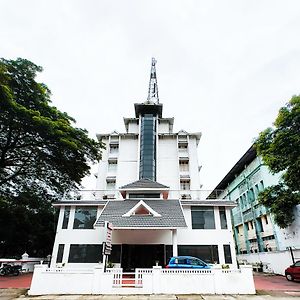 Vyshak International Hotell Payyannur Exterior photo