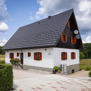 Green Lakes House Hotell Mukinje Exterior photo