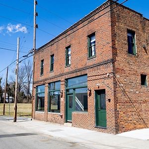 Luxury Multi-Unit Historic Building Near Downtown Lägenhet Roanoke Exterior photo