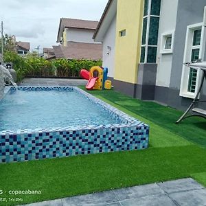 Daniah Homestay Melaka With Pool Exterior photo