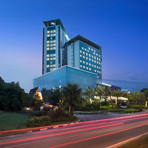 Wyndham Panbil Batam Hotell Exterior photo