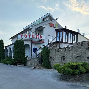 Садиба Hotell Kamjanets-Podilskyj Exterior photo